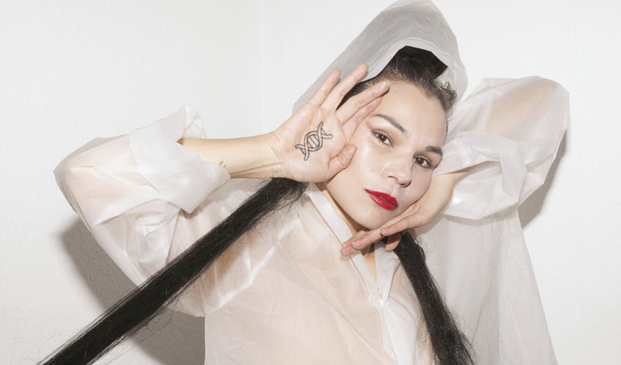 Aïsha Devi © Emile Barret