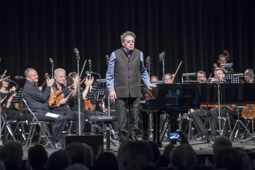 Philip Glass und das Kammerorchester InnStrumenti im neuen Schleifzentrum – Kristallfabrik der Zukunft © Swarovski Kristallwelten