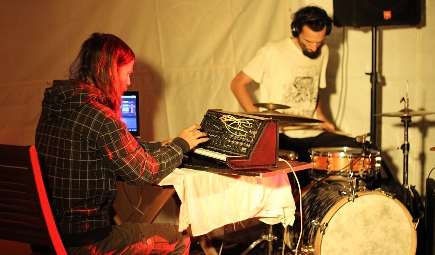 Schlagzeuger Jaka und Elektroniker/Bassist Nace © Jelena Vojinovic 