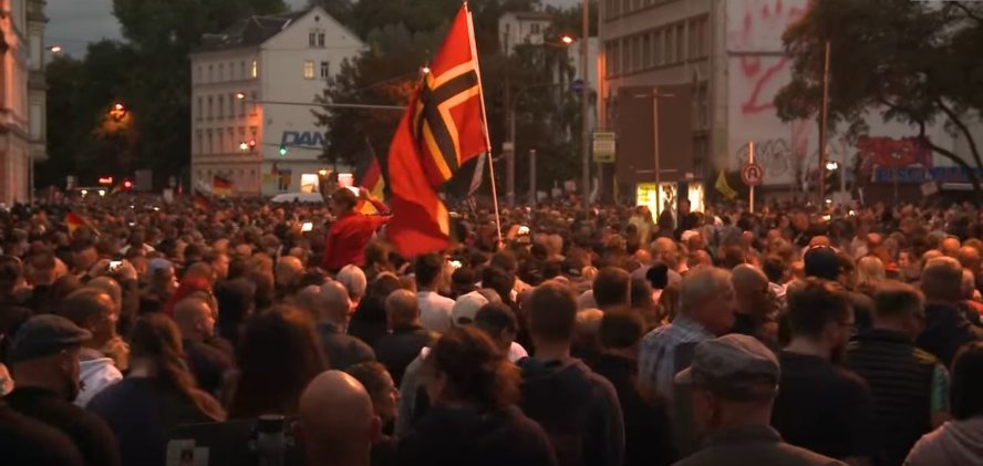 Sachsen, wie man es nicht einmal von hinten sehen will © YouTube