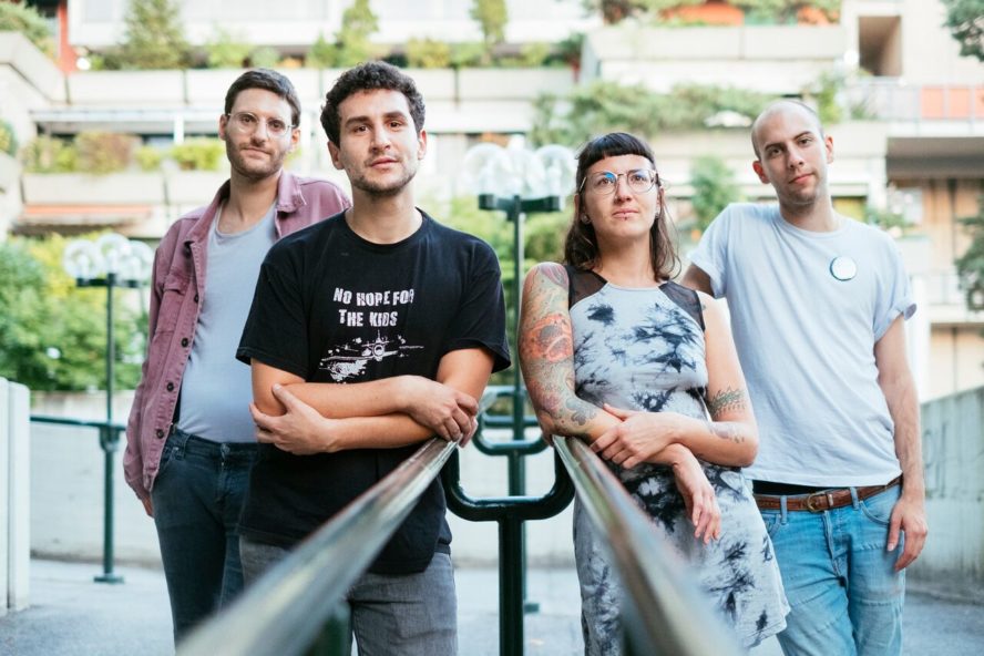 Red Gaze © Lena Prehal