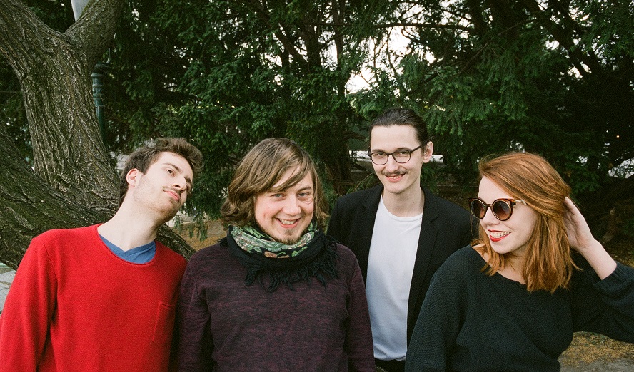 Dritte Hand © Julian Van Urban