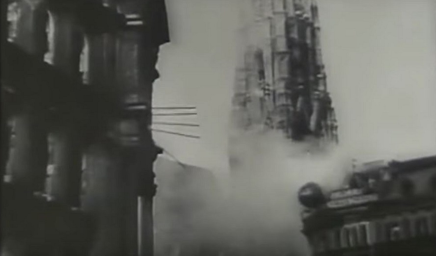 Brennender Stephansdom 1945 in der Filmschau »Die Stimme Österreichs« © YouTube