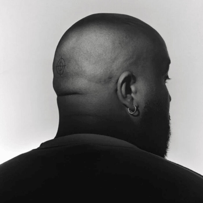 OG-Keemio-Mann-Beisst-Hund-700x700