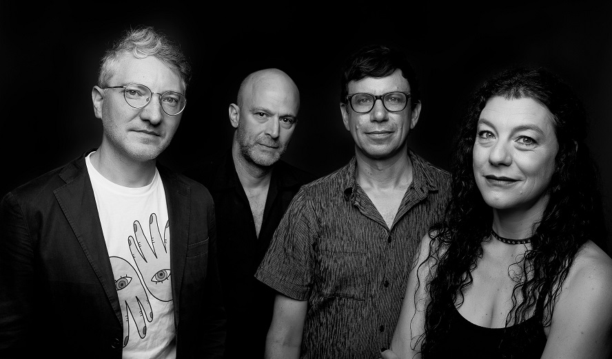 Black Ox Orkestar: Scott Gilmore, Thierry Amar, Gabriel Levine, und Jessica Moss (v.l.n.r) © Stacy Lee