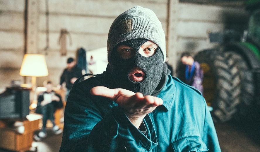 Waving the Guns © Waving The Guns 2022 