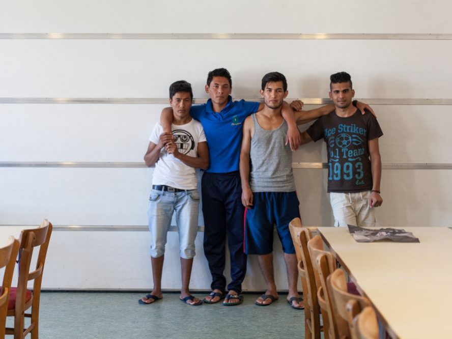 ATTAN BLEIBT BEI UNS Performer in ihrer Unterkunft in Rechnitz <br />Fotos: &copy; Carolina Frank