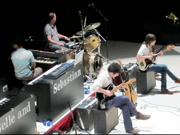 <a title="http://www.belleandsebastian.com/" target="_blank" href="http://www.belleandsebastian.com/">Singapore soundcheck</a>