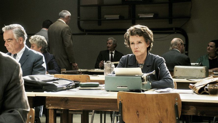 Hannah Arendt (Barbara Sukowa) im Pressesaal während des Eichmann-Prozesses in Jerusalem &copy; Filmladen Filmverleih