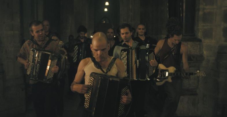 Fim Stills: Holy Motors <a title="https://www.facebook.com/HolyMotors" target="_blank" href="https://www.facebook.com/HolyMotors">@ facebook</a>