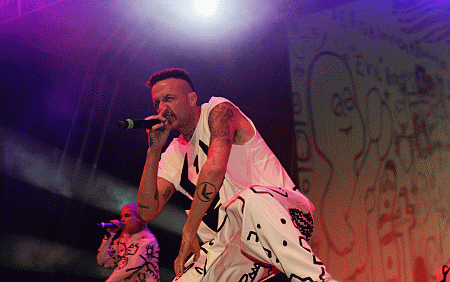 spi1153_6963_17_sonarpub_dieantwoord_byjuansala_02.gif