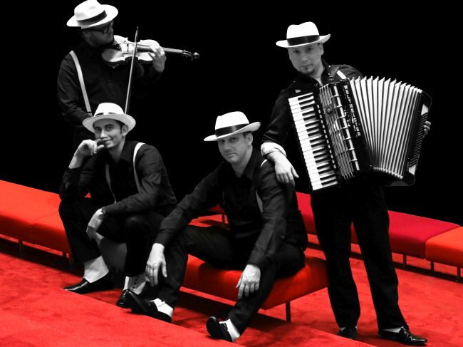 Foto by Lena Kolyvek